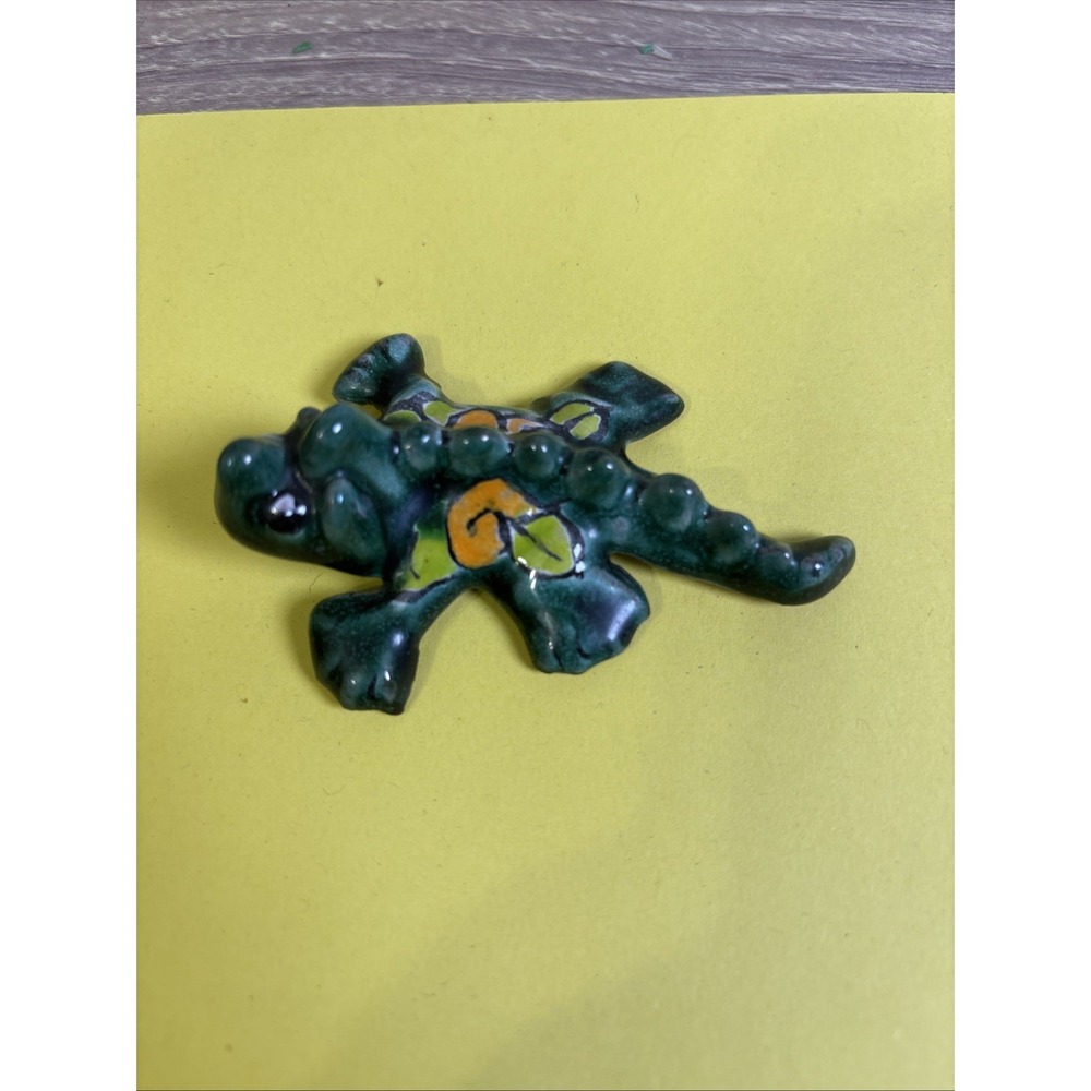 ⁠Vintage Mexican Ceramic Lizard Figurine Hand Painted Clay Gecko